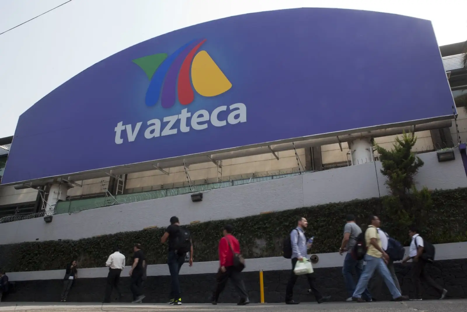 Juez declara en concurso mercantil a TV Azteca por incumplimiento de pago