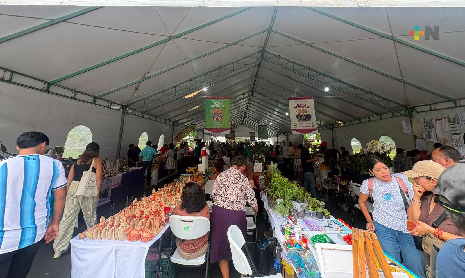 Más de 70 artesanos participan en pabellón de emprendimiento en Xalapa