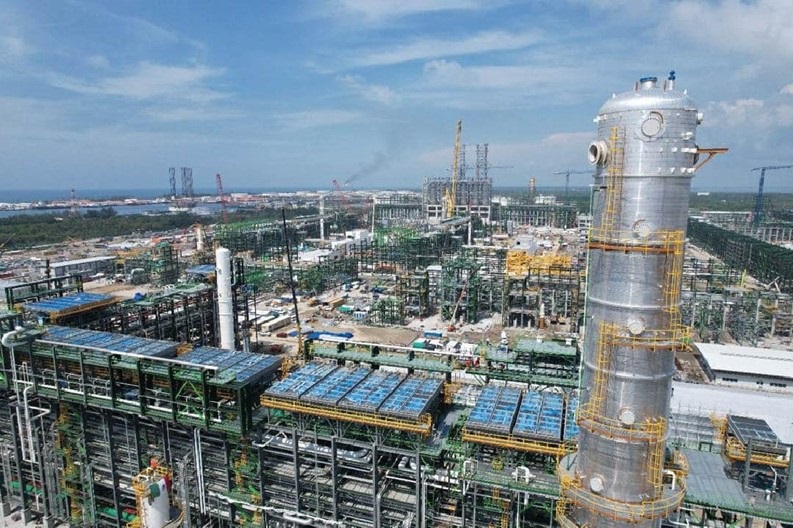 Siete REFINERÍAS de PEMEX procesaron un millón 17 mil barriles diarios de PETRÓLEO crudo durante junio