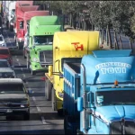 CAOS EN LAS CARRETERAS: TRANSPORTISTAS INICIAN PARO NACIONAL INDEFINIDO EN 19 ESTADOS